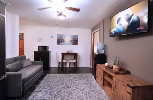 Queens Apartment | Spacious apartment in Long Island City with AC, WiFi