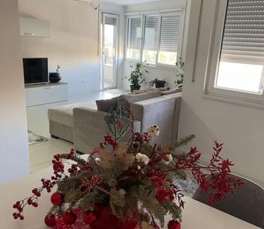 Farke Apartment | Oceanfront Apartment with Pool & Pet-Friendly Amenities