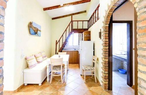 Paleokastritsa Apartment | Pet-Friendly Apartment with Pool in Paleokastrites