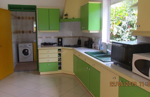 Sainte-Rose Apartment | Quiet Residential Apartment with Pool & Breakfast Included