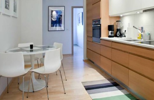 Hliðar Apartment | Central Apartment with Spa and Kitchen - Rated 10/10