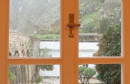 Kotor Old Town Apartment | Elegant Apartment in Old Town with Ocean View & Pool