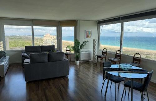 Pobles del Sud Apartment | Beachside 3-Bedroom Apartment with Pool & Sea View