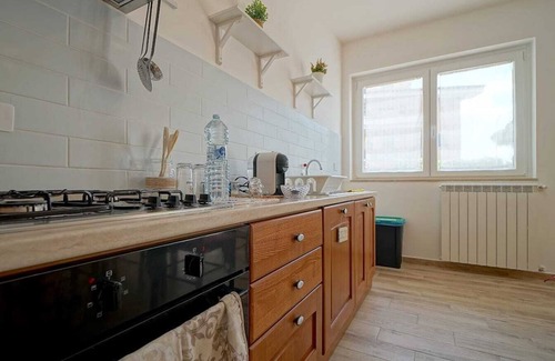 Monterotondo Apartment | Spacious apartment near Rome, with indoor parking and garden