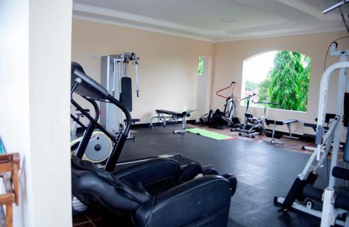 Oyster Bay House | Family-Friendly Apartment by the Beach in Masaki