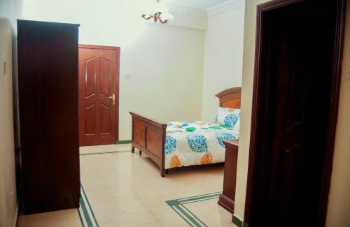 Oyster Bay House | Family-Friendly Apartment by the Beach in Masaki