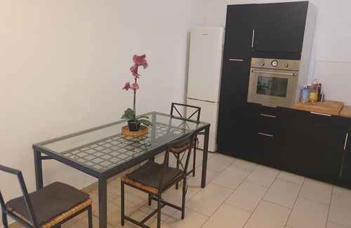 Hundsturm Apartment | Budget-Friendly Apartment Near City Center, Pet Friendly