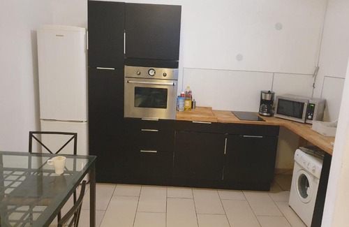 Hundsturm Apartment | Budget-Friendly Apartment Near City Center, Pet Friendly