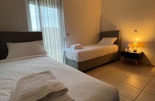 Kalathas Apartment | Ideal 3-Bedroom Apartment Steps from the Sea - Guest Rated 10