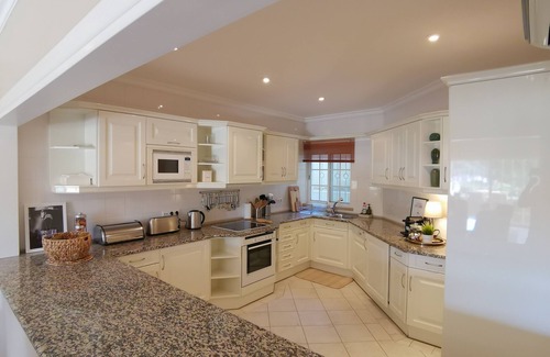 Vale do Lobo Apartment | Exceptional Vale do Lobo Apartment Steps from the Beach