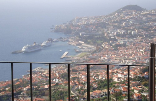 Sao Goncalo Villa | Sea and Mountain View Apartment with Spa & Hot Tub