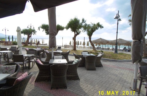 Korithion Apartment | Quiet Coastal Apartment for 6 with Pool & Breakfast