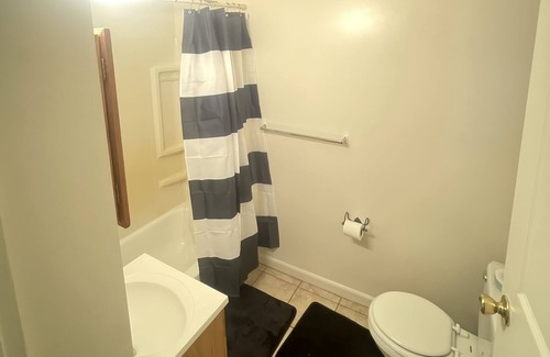Trenton House | Ideal Family Retreat in Pet-Friendly Apartment