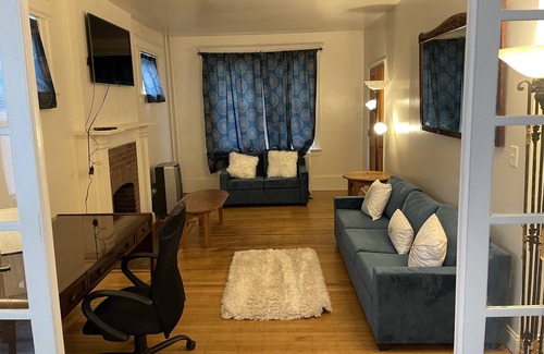 Trenton House | Ideal Family Retreat in Pet-Friendly Apartment