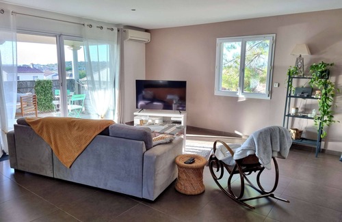 Maraussan Apartment | Spacious apartment with beautiful loggia