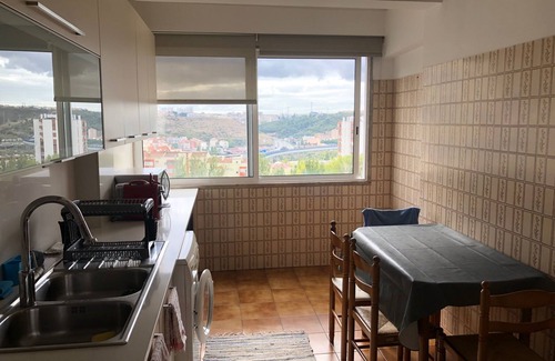 Odivelas Apartment | Scenic Apartment with Spa and Breakfast Near City Attractions