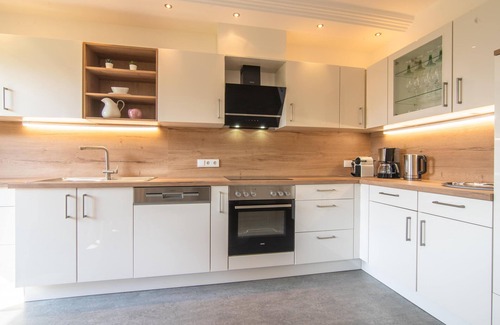 Pfons Apartment | Impressive Apartment with Breathtaking Views & Top Amenities