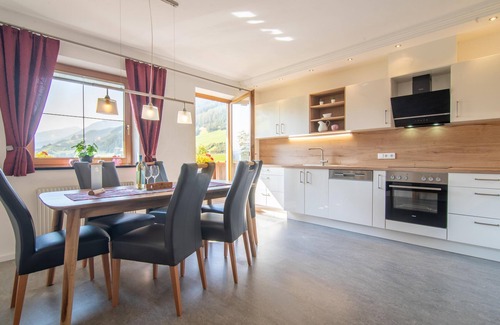 Pfons Apartment | Impressive Apartment with Breathtaking Views & Top Amenities