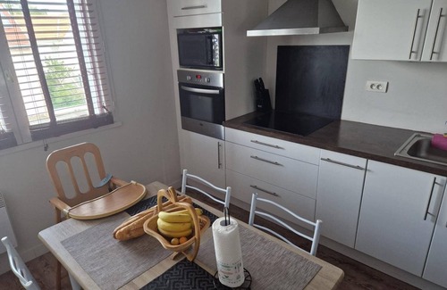Lion d'Or - Gilarderie Apartment | Cozy Apartment with Balcony and Family-Friendly Amenities