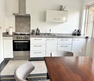 Arnhem Apartment | Spacious apartment with roof terrace and balcony