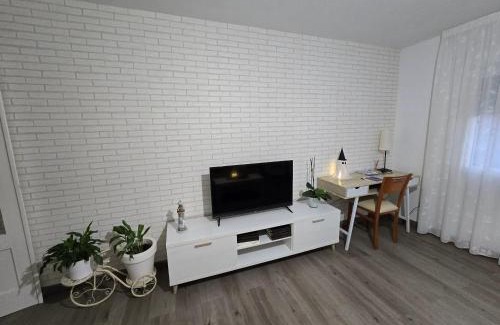 O Grove Apartment | Inviting Apartment with Sea View in O Grove - Pet Friendly