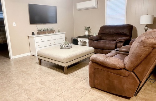 Atmore Apartment | Private Entrance Apartment with Breakfast & Parking Access