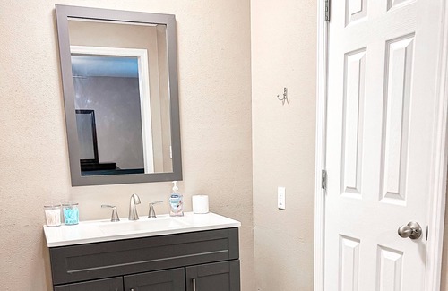 Atmore Apartment | Private Entrance Apartment with Breakfast & Parking Access
