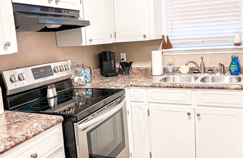 Atmore Apartment | Private Entrance Apartment with Breakfast & Parking Access