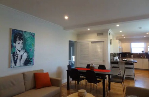 Hollywood South Central Beach Apartment | Oceanfront Apartment with Pool and Ocean View in Miami