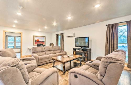 Russellville Apartment | Scenic Apartment Overlooking AR River with Wheelchair Access