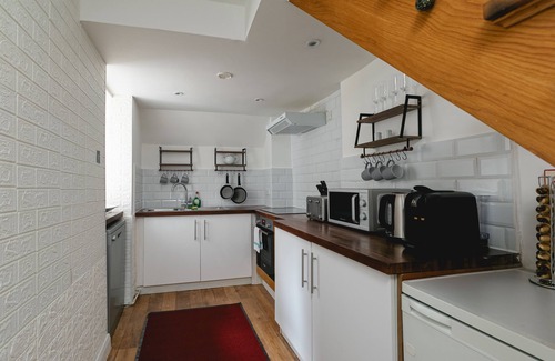 St. Pancras Apartment | Garden Retreat in Central London - Near Kings Cross