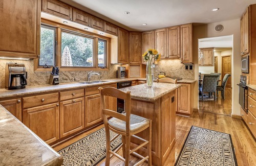 Aspen House | Family-Friendly Aspen Retreat with Spa and Hot Tub
