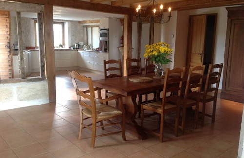 Bonnes House | Inviting Barn Conversion for 12 with Pool near Aubeterre