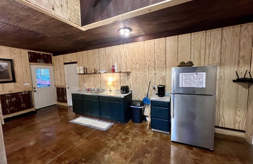 Joppa House | Guest Rated 9.8: Scenic Barndominium Near Guntersville