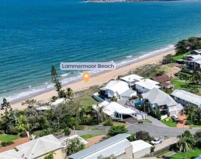 Lammermoor House | Beachfront Bliss: ARay at Cooee Bay - Apt B in Yeppoon