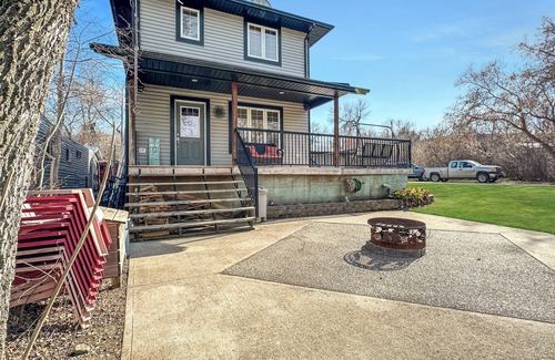 B-Say-Tah House | Beach House Oasis in Qu’Appelle Valley with Spa & Hot Tub