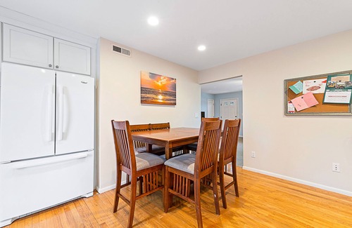 North Beach Haven House | Family Beach House: Walk to Sand, Ocean Views & Breakfast