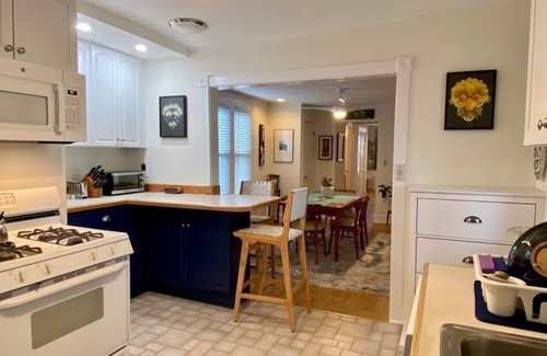 Ocean Grove Apartment | Spacious Beach Apartment-2 Blocks to Beach & Near Downtown Asbury Park