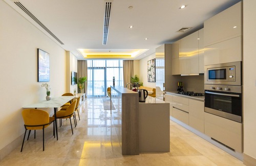 Palm Jumeirah Apartment | Beachfront 2-Bedroom Retreat with Pool & Family Amenities