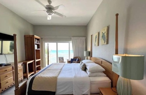 Colliers Bay Apartment | Oceanfront Studio with Kitchen & Kid-Friendly Amenities