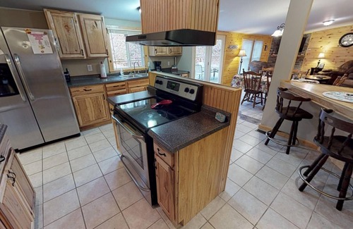 Nelsonville Cabin | Tranquil Bobcat Cabin with Pool, 30 mins from Hocking Hills