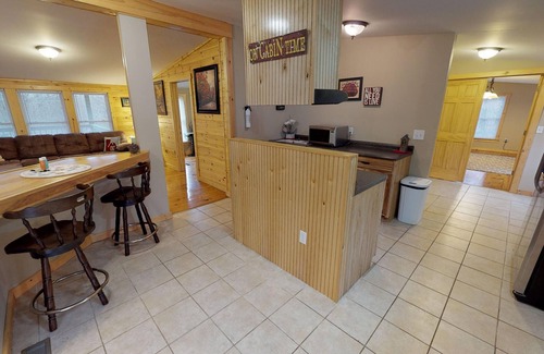 Nelsonville Cabin | Tranquil Bobcat Cabin with Pool, 30 mins from Hocking Hills