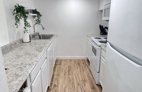 St. John - Coronado Hills House | Trendy Boho 3 Bedroom Duplex Ideal for Families