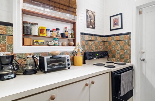 Parque Apartment | Bright 2bd Apartment Steps from the Beach, Family-Friendly!