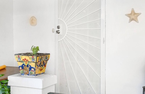 Parque Apartment | Bright 2bd Apartment Steps from the Beach, Family-Friendly!