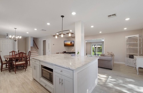 San Antonio House | Bright Home with Pool & Spa in Medical Center Area