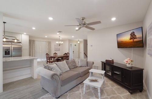 San Antonio House | Bright Home with Pool & Spa in Medical Center Area