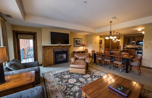 Crested Butte Cabin | Bright 3 Bedroom Condo with Pool, Spa, and Family Amenities