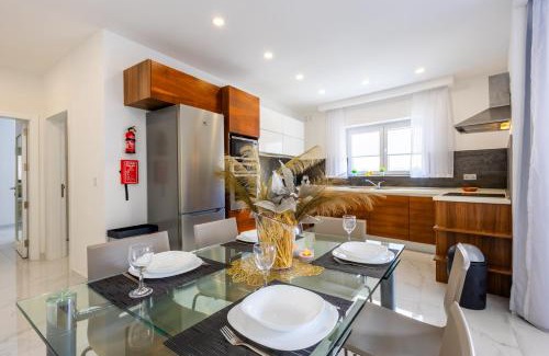 Bahar ic-Caghaq Apartment | Spacious, Bright&Terrace Views Home by QuickTrips