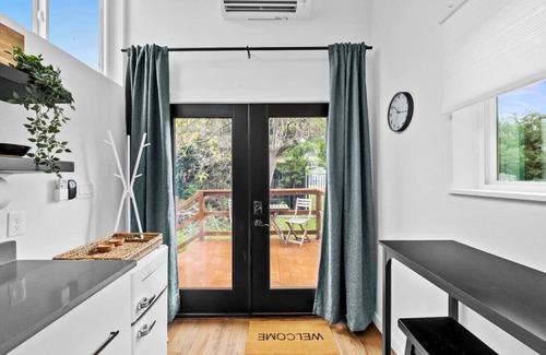 Holly House | Spacious & Bright w/ Deck - Walkable to 6th St!